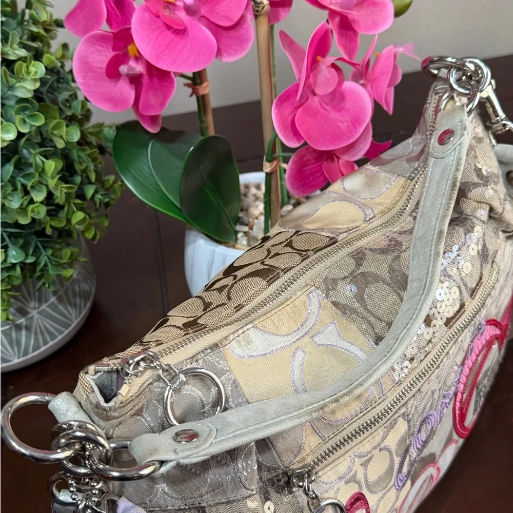 Coach Poppy Limited Edition ‘Heart bag’ 2- hang tags - Picture 16 of 17